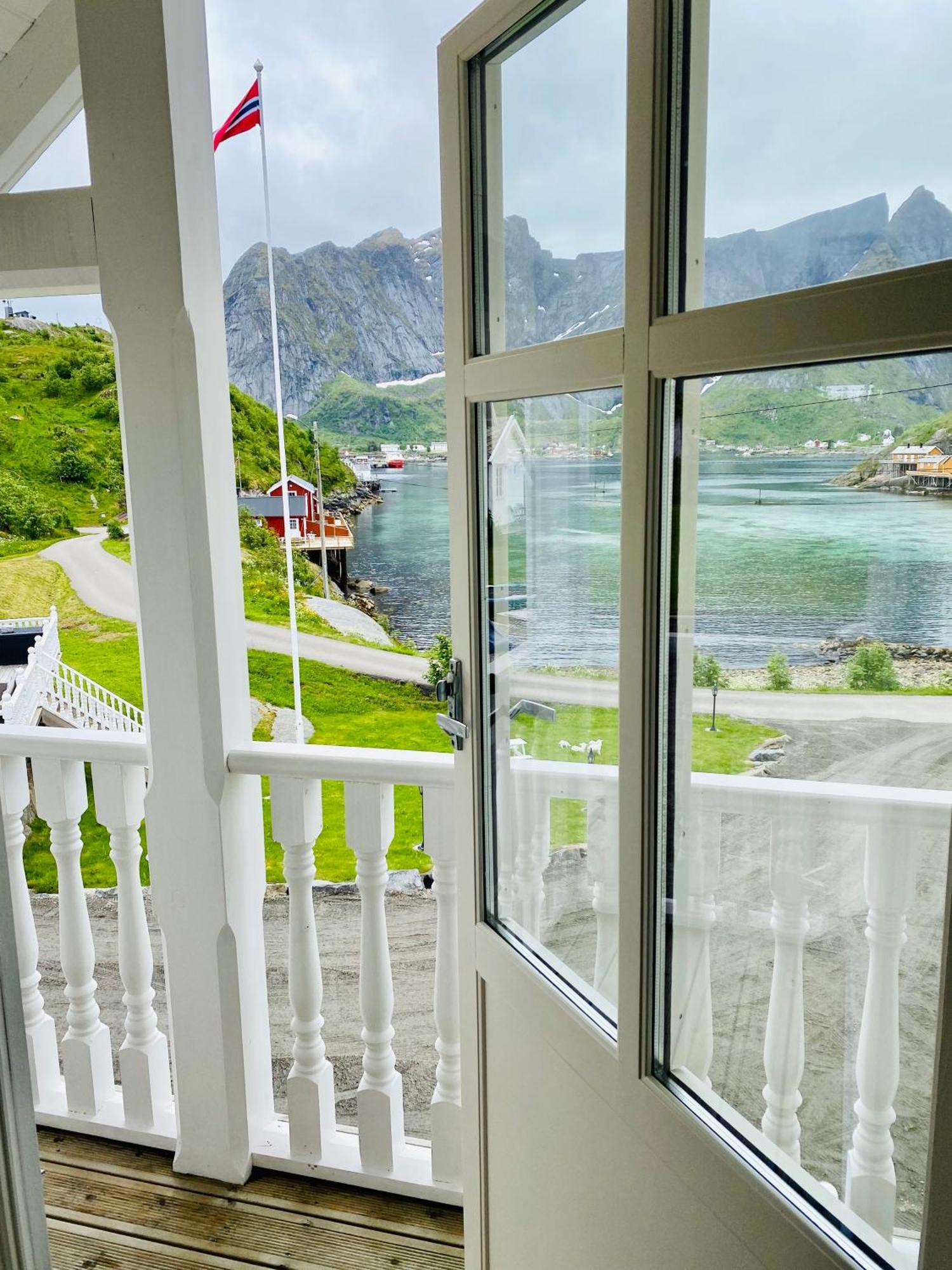 Lofoten Villa Reine Exterior photo